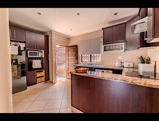 3 BEDROOM HOUSE FOR SALE IN MORNINGSIDE